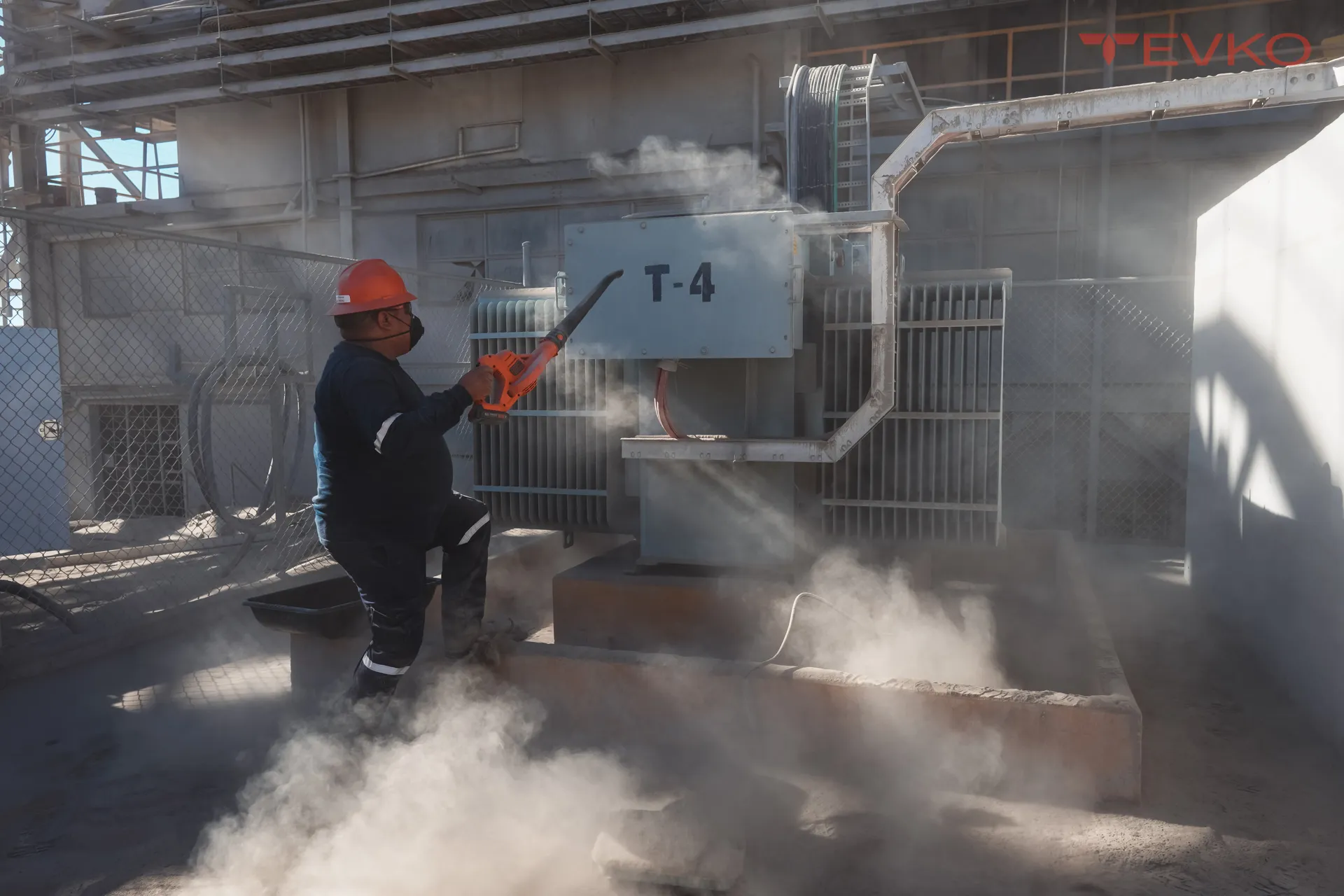 Mantenimiento de subestación eléctrica de alta tensión — TEVKO