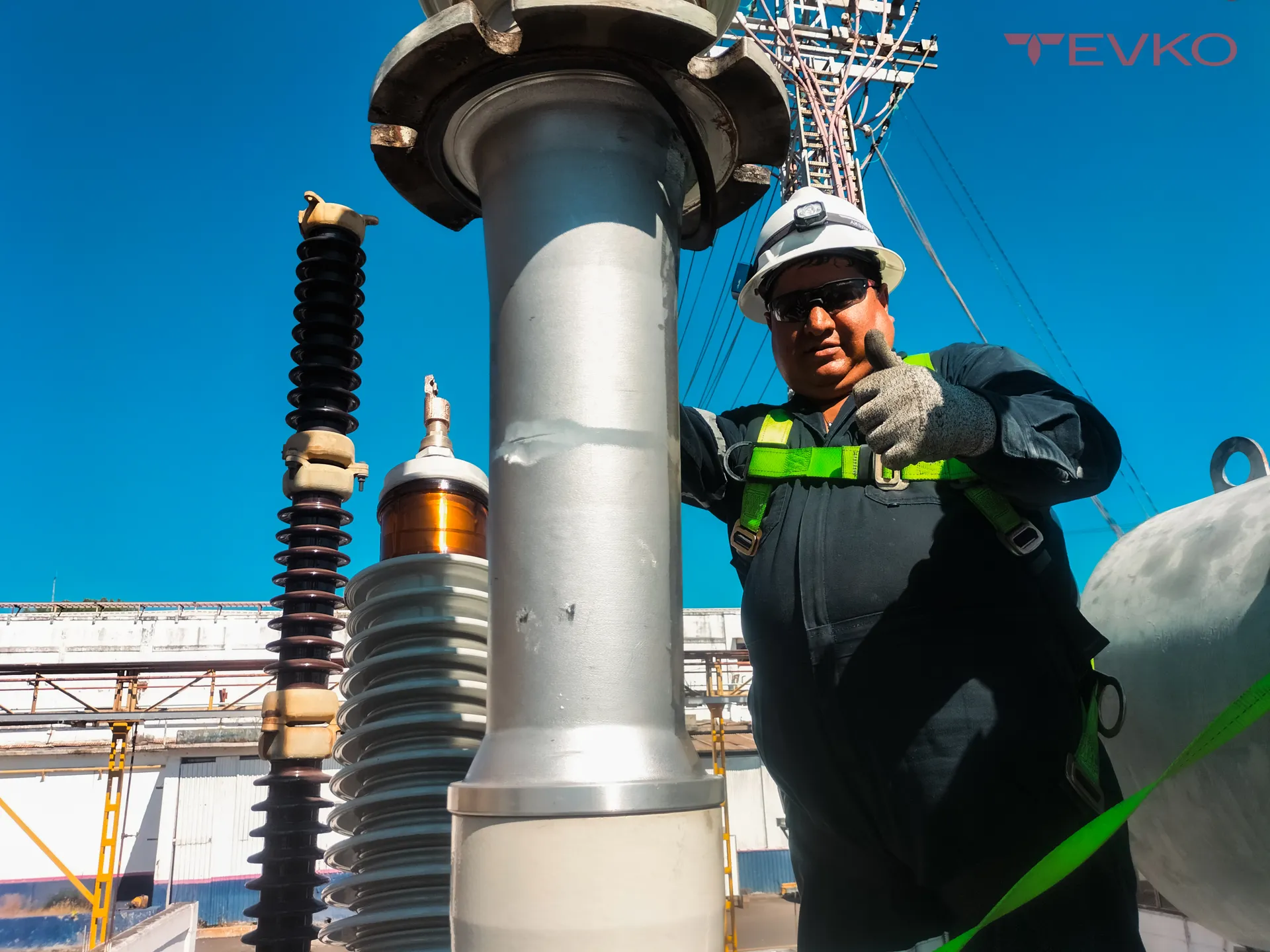 Mantenimiento de subestación eléctrica de alta tensión — TEVKO